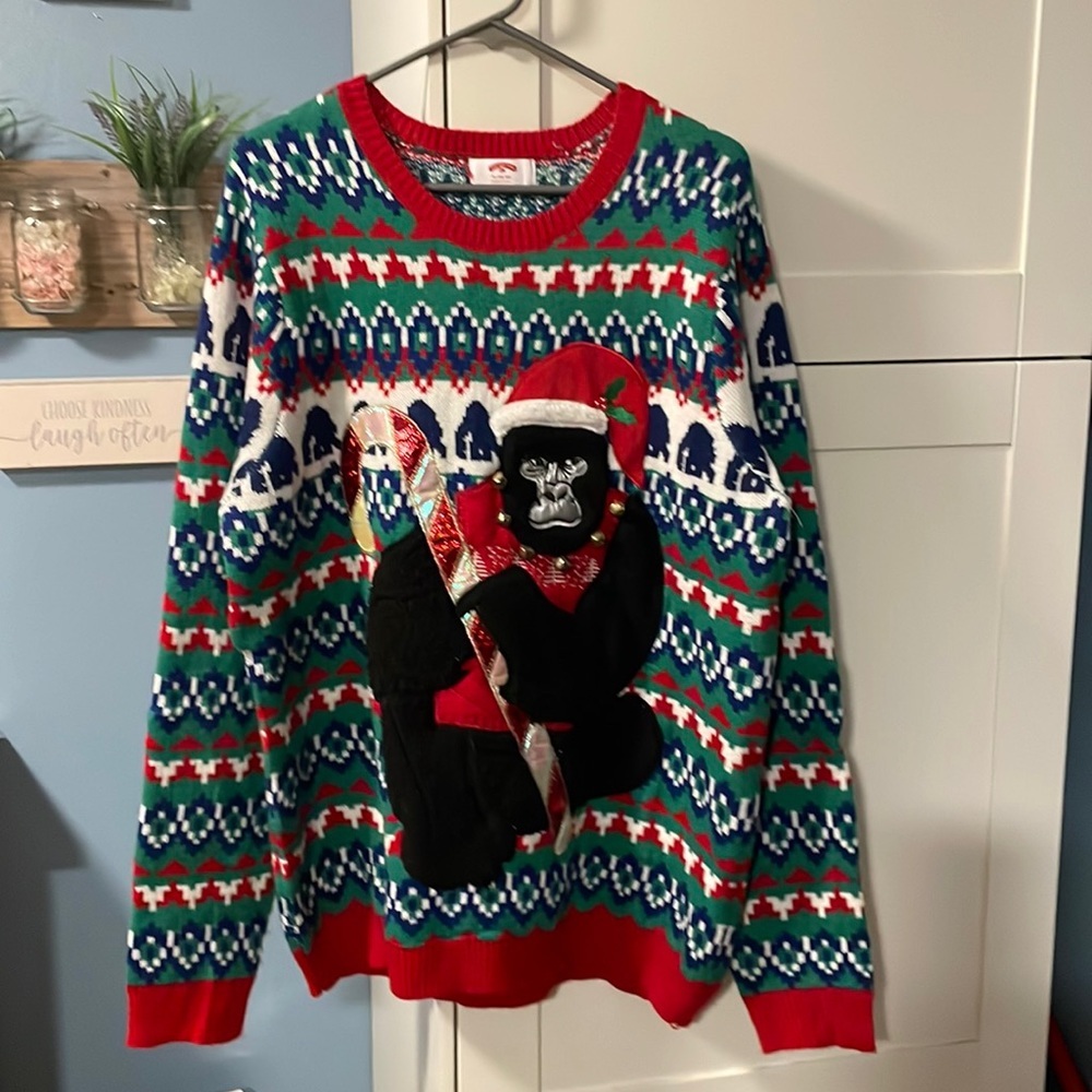 Men’s holiday Christmas ugly sweater size XL 46–48, gorilla